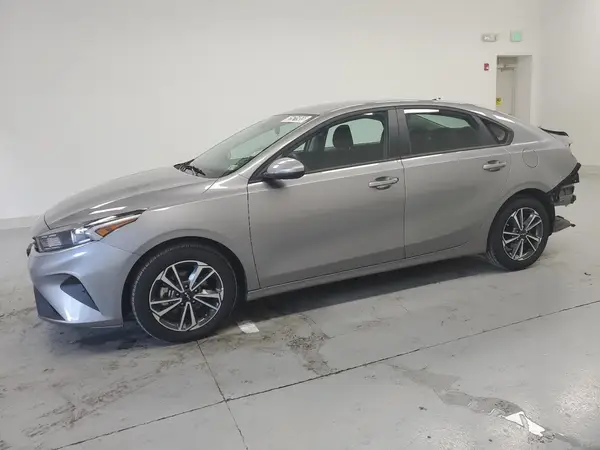 3KPF24AD3RE789990 2024 KIA FORTE - Image 1