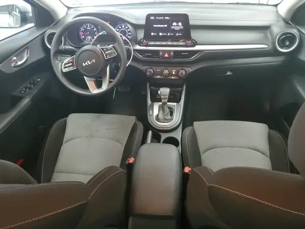 3KPF24AD3RE789990 2024 KIA FORTE - Image 8