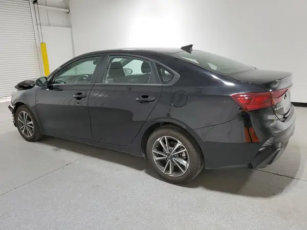 3KPF24AD3RE792128 2024 KIA FORTE - Image 2