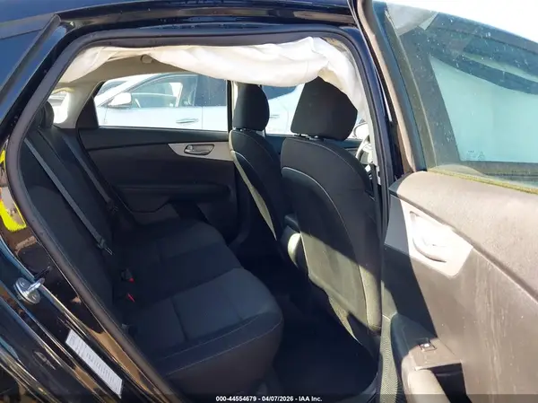 3KPF24AD3RE792470 2024 KIA FORTE - Image 8