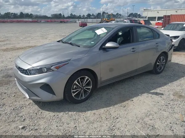 3KPF24AD3RE792985 2024 KIA FORTE - Image 2
