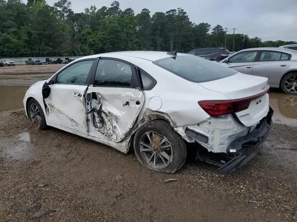 3KPF24AD3RE793327 2024 KIA FORTE - Image 2