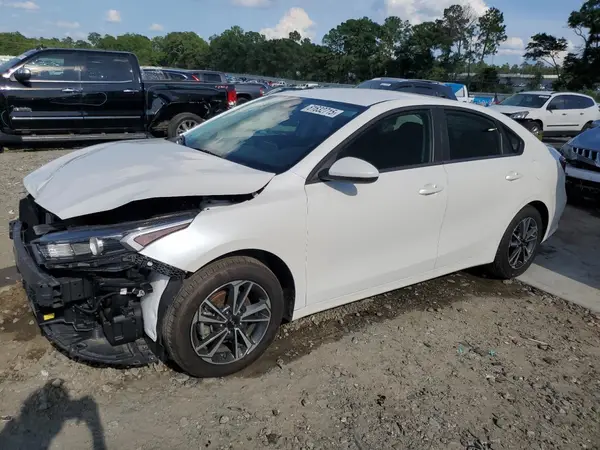 3KPF24AD3RE793456 2024 KIA FORTE - Image 1