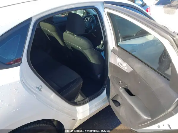 3KPF24AD3RE793599 2024 KIA FORTE - Image 8
