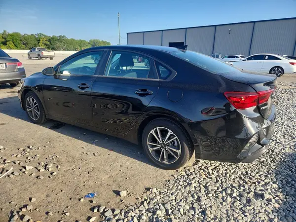 3KPF24AD3RE794655 2024 KIA FORTE - Image 2
