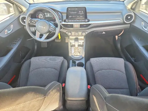 3KPF24AD3RE794655 2024 KIA FORTE - Image 8