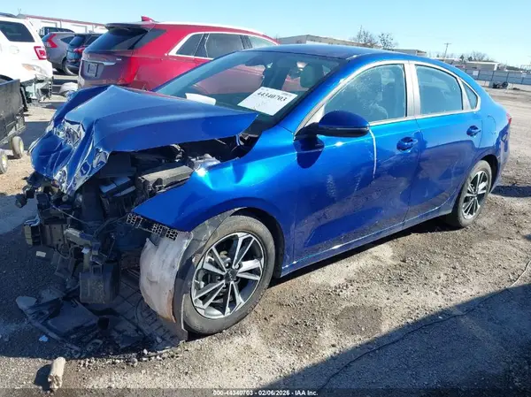 3KPF24AD3RE794705 2024 KIA FORTE - Image 2