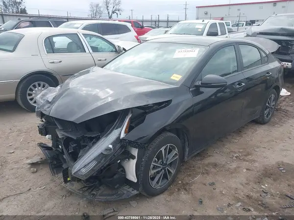3KPF24AD3RE795322 2024 KIA FORTE - Image 2