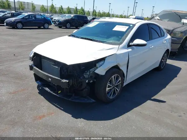 3KPF24AD3RE795692 2024 KIA FORTE - Image 2