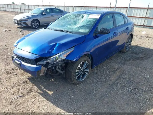3KPF24AD3RE795756 2024 KIA FORTE - Image 2