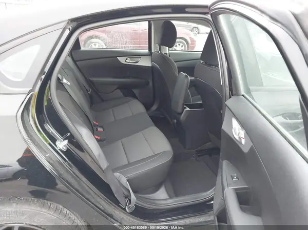 3KPF24AD3RE796910 2024 KIA FORTE - Image 8