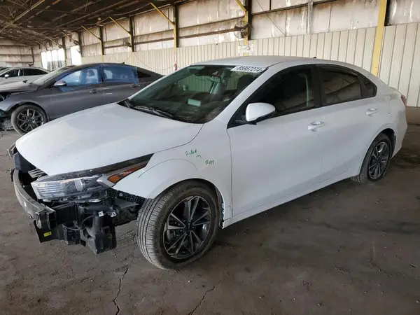 3KPF24AD3RE797037 2024 KIA FORTE - Image 1