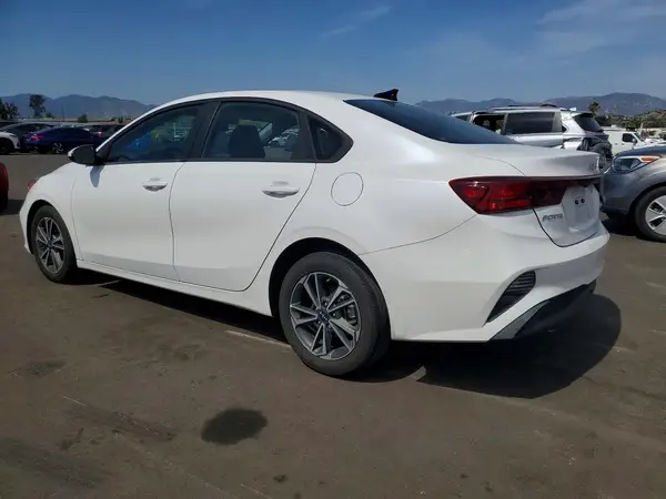 3KPF24AD3RE797328 2024 KIA FORTE - Image 2