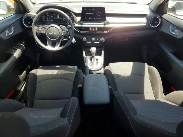 3KPF24AD3RE799449 2024 KIA FORTE - Image 8