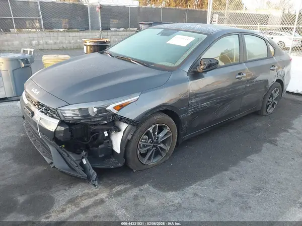 3KPF24AD3RE800633 2024 KIA FORTE - Image 2