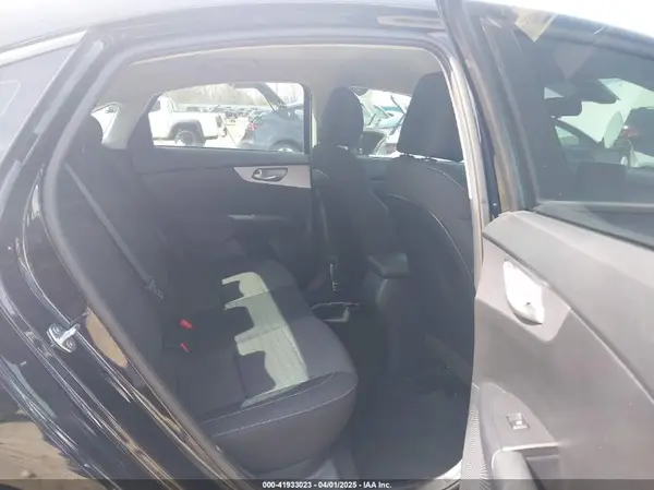 3KPF24AD3RE800938 2024 KIA FORTE - Image 8