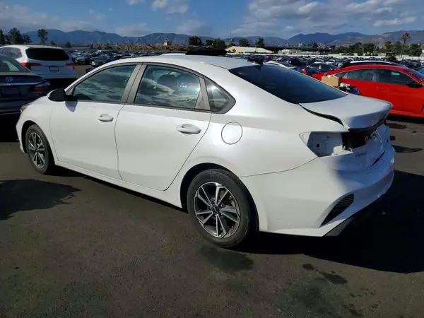 3KPF24AD3RE801443 2024 KIA FORTE - Image 2