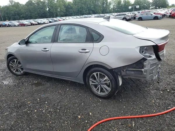 3KPF24AD3RE803774 2024 KIA FORTE - Image 2