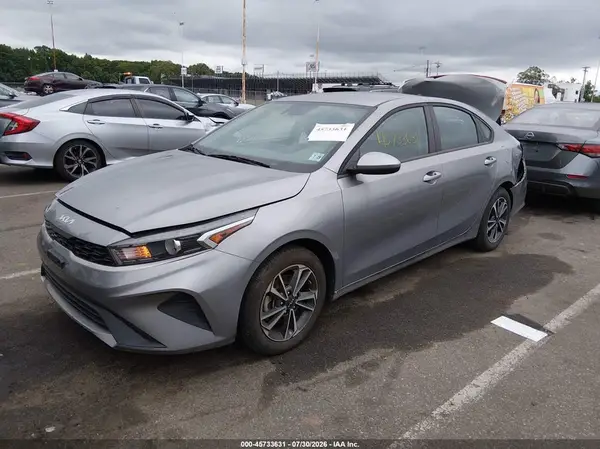 3KPF24AD3RE805749 2024 KIA FORTE - Image 2