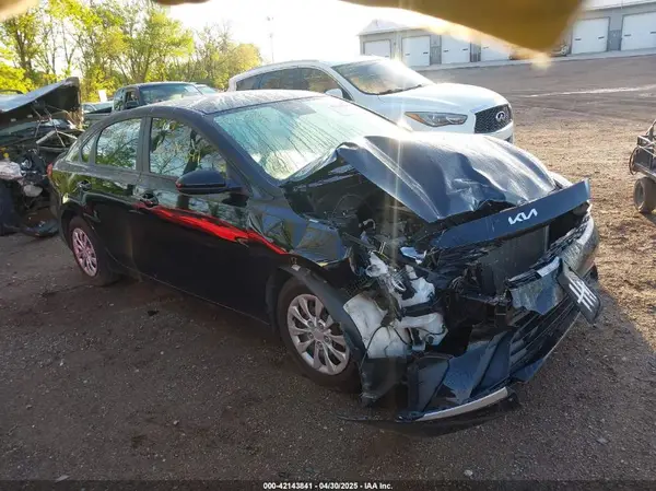 3KPF24AD3RE806092 2024 KIA FORTE - Image 1