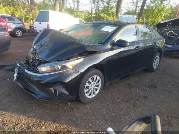 3KPF24AD3RE806092 2024 KIA FORTE - Image 2