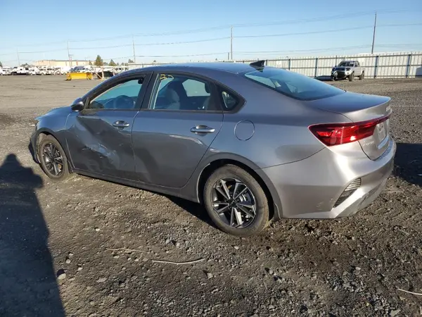 3KPF24AD3RE806142 2024 KIA FORTE - Image 2