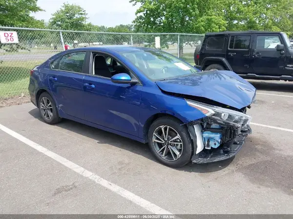 3KPF24AD3RE806514 2024 KIA FORTE - Image 1