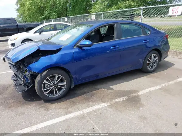 3KPF24AD3RE806514 2024 KIA FORTE - Image 2