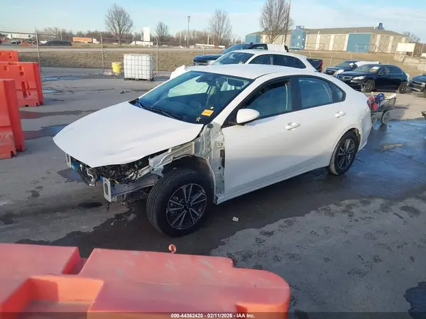 3KPF24AD3RE807842 2024 KIA FORTE - Image 2