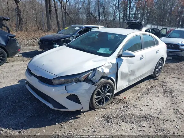 3KPF24AD3RE808103 2024 KIA FORTE - Image 2