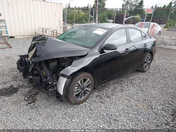 3KPF24AD3RE810983 2024 KIA FORTE - Image 2
