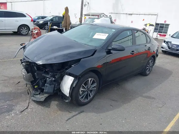 3KPF24AD3RE811499 2024 KIA FORTE - Image 2