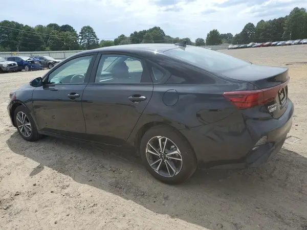 3KPF24AD3RE811504 2024 KIA FORTE - Image 2