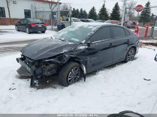 3KPF24AD3RE813169 2024 KIA FORTE - Image 2