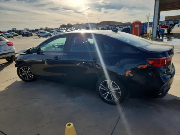 3KPF24AD3RE813298 2024 KIA FORTE - Image 2