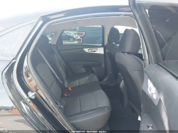 3KPF24AD3RE816184 2024 KIA FORTE - Image 8