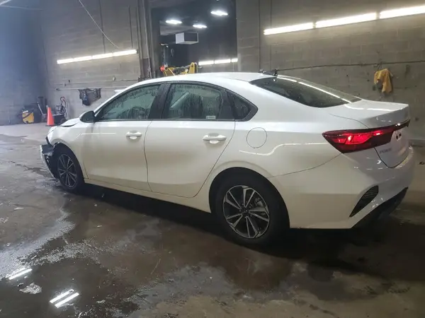 3KPF24AD3RE816623 2024 KIA FORTE - Image 2