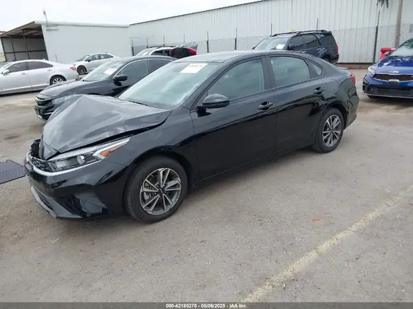3KPF24AD3RE817366 2024 KIA FORTE - Image 2
