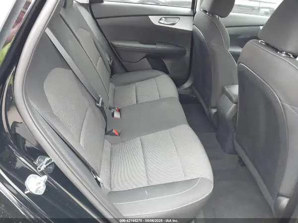 3KPF24AD3RE817366 2024 KIA FORTE - Image 8