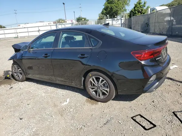 3KPF24AD3RE817738 2024 KIA FORTE - Image 2