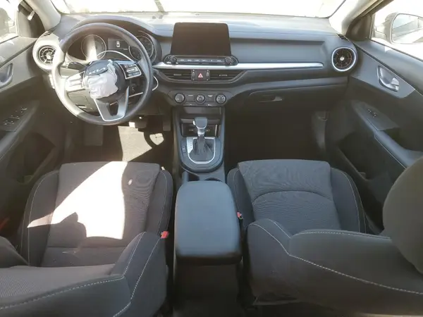 3KPF24AD3RE817738 2024 KIA FORTE - Image 8