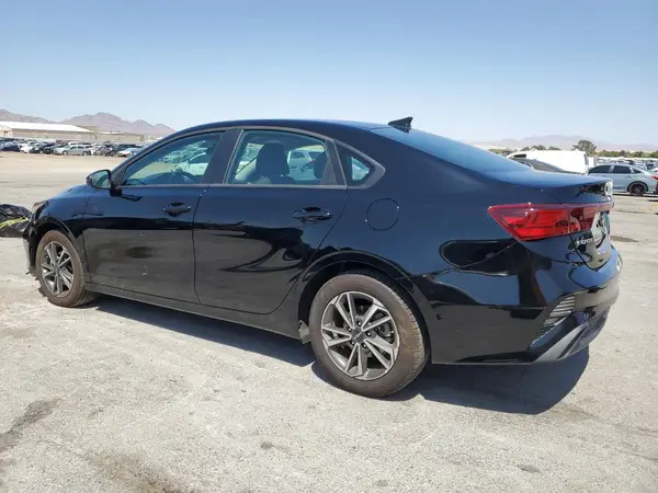 3KPF24AD3RE818159 2024 KIA FORTE - Image 2