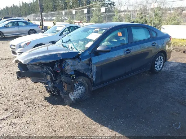 3KPF24AD3RE821708 2024 KIA FORTE - Image 2