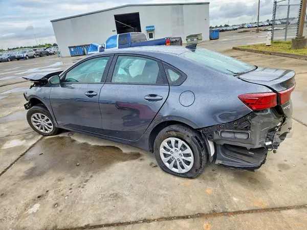 3KPF24AD3RE822907 2024 KIA FORTE - Image 2