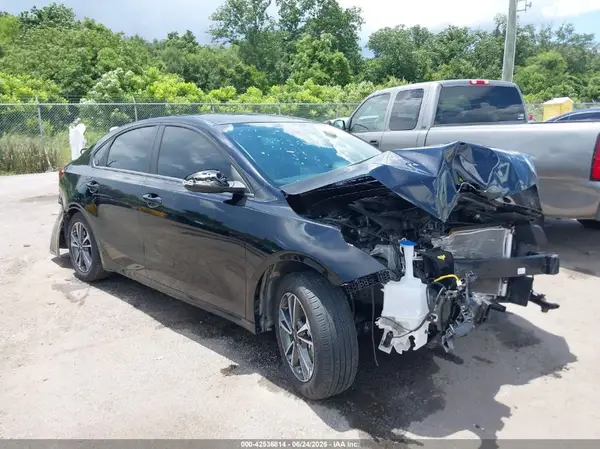 3KPF24AD3RE823524 2024 KIA FORTE - Image 1