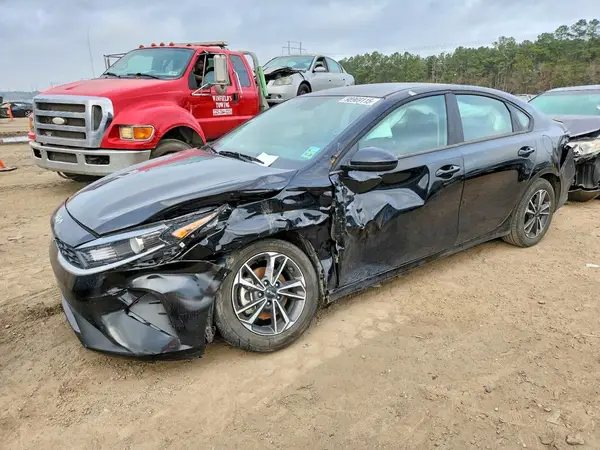3KPF24AD3RE826150 2024 KIA FORTE - Image 1