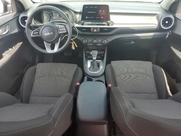 3KPF24AD3RE826696 2024 KIA FORTE - Image 8