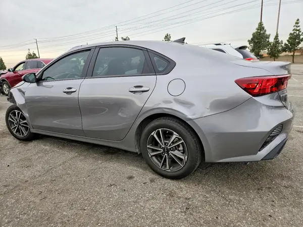 3KPF24AD3RE827203 2024 KIA FORTE - Image 2
