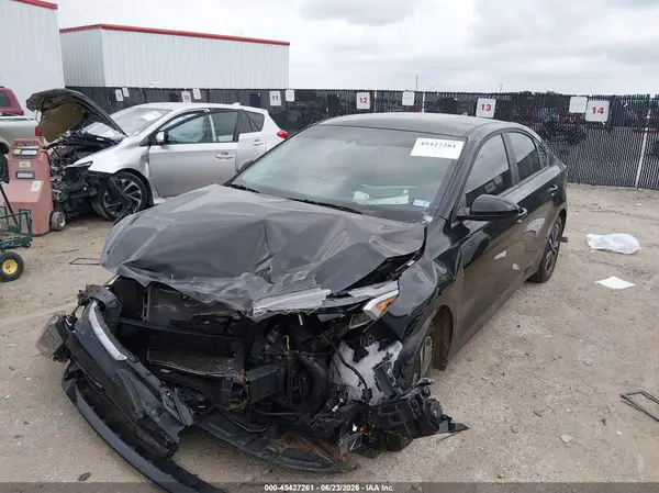 3KPF24AD3RE827640 2024 KIA FORTE - Image 2