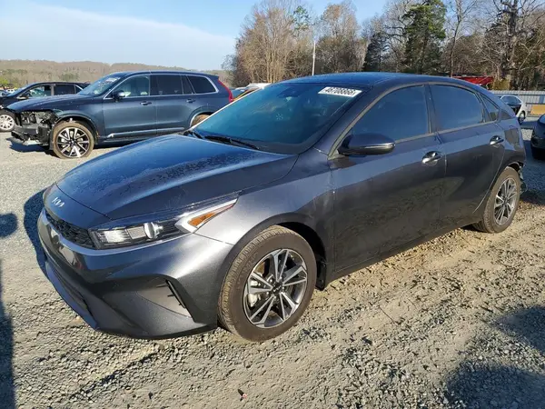 3KPF24AD3RE827735 2024 KIA FORTE - Image 1